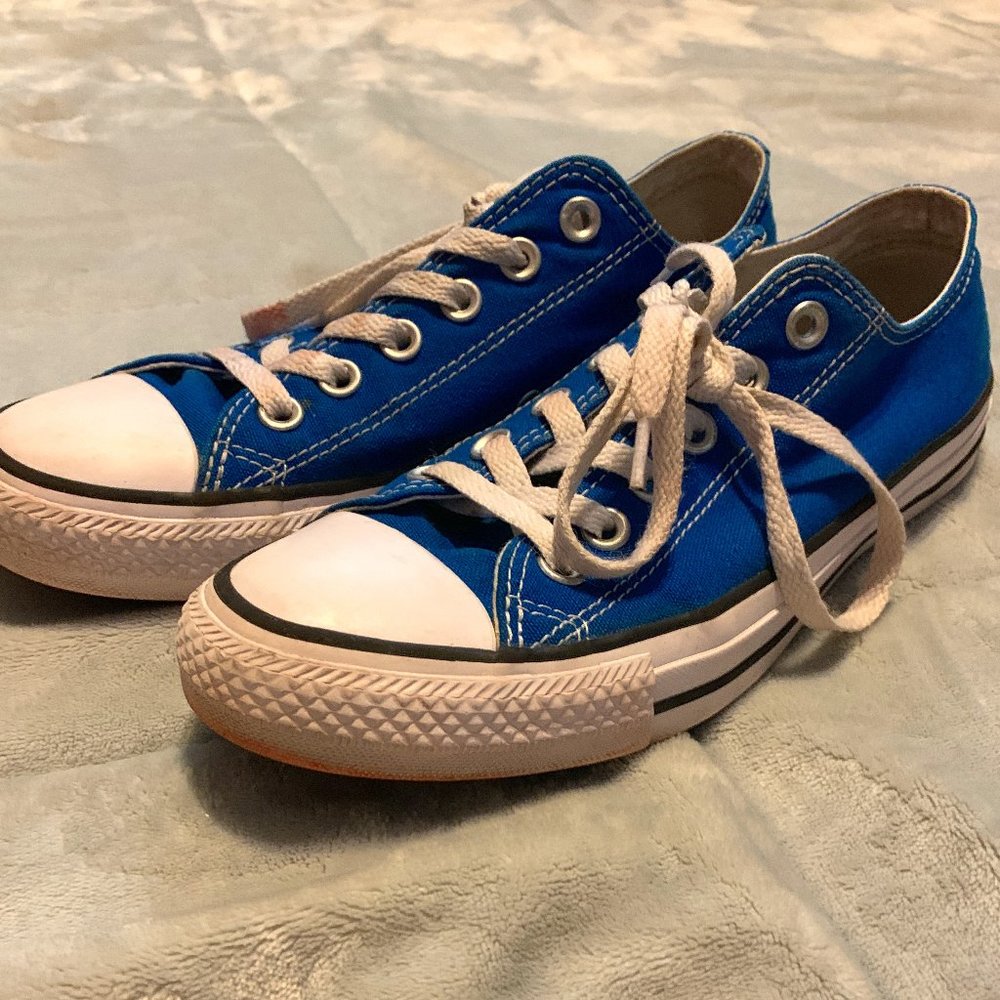 Size 8 Dark Blue Converse